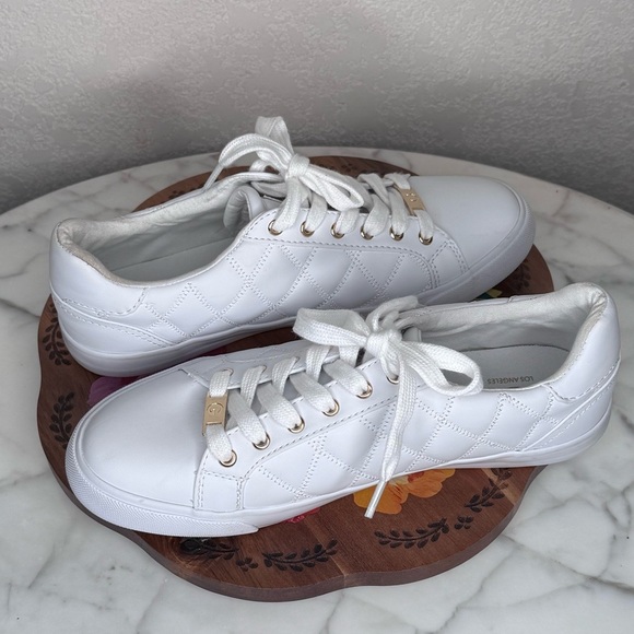 🅶 G By Guess Backer Quilted White Sneaker, Size 9 - Picture 5 of 11